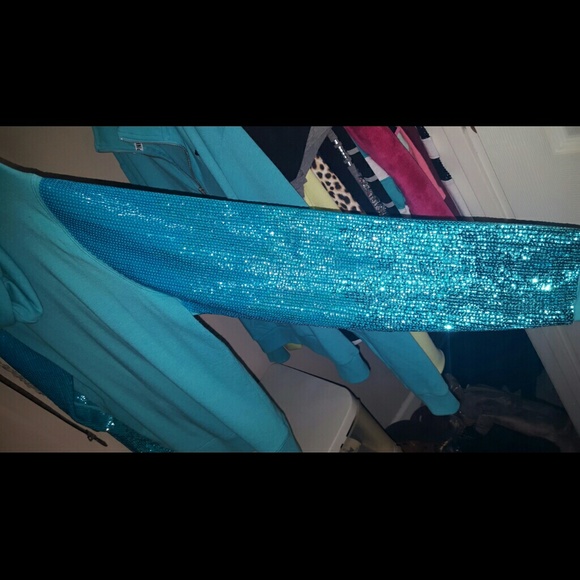 SOLD FLASH SALE! Gorgeous Bling Set - Picture 4 of 4