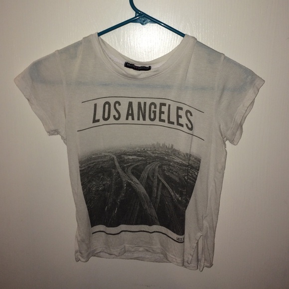 BRANDY MELVILLE LOS ANGELES CROPPED TEE