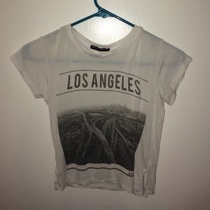 BRANDY MELVILLE LOS ANGELES CROPPED TEE