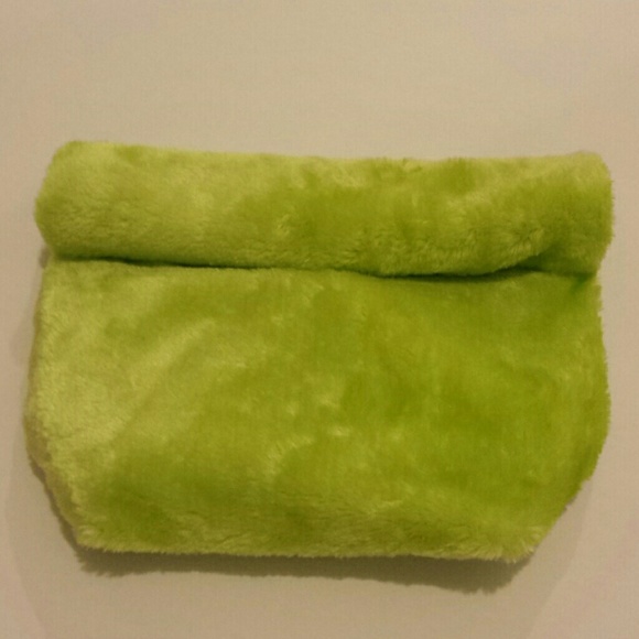 Neon Green Fur Clutch - Picture 3 of 4