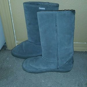 Bearpaw gray suede boots