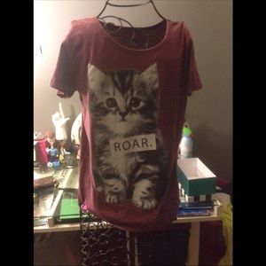 Cat/kitten shirt 😁