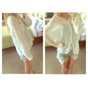🌙Brandy Melville white button shirt🌙