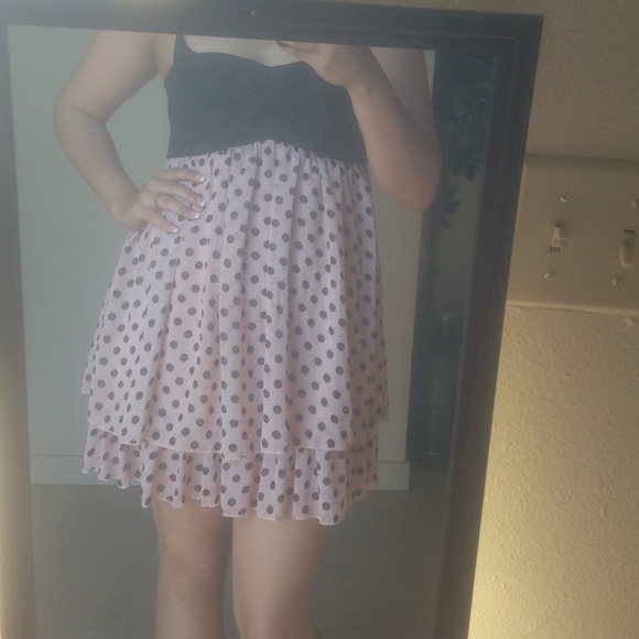 🚫🚫SOLD🚫🚫Bow dress - Picture 3 of 4