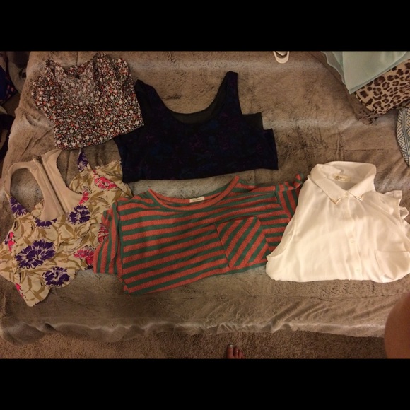 Bundle/lot of summer tops!