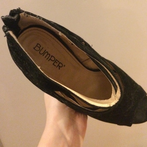 Heels - Picture 2 of 4