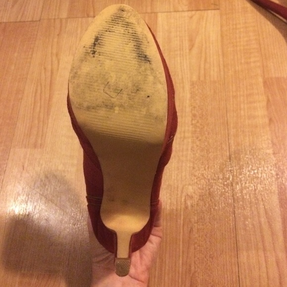 Heels - Picture 4 of 4