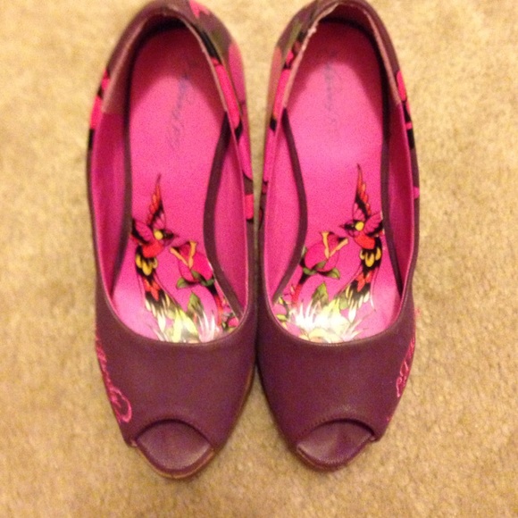 SOLD!!! Gorgeous Ed Hardy Shoes!