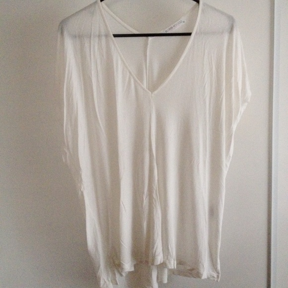 Basic white v-neck tee