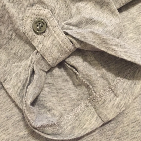 Burberry Tee🎉 - Picture 4 of 4