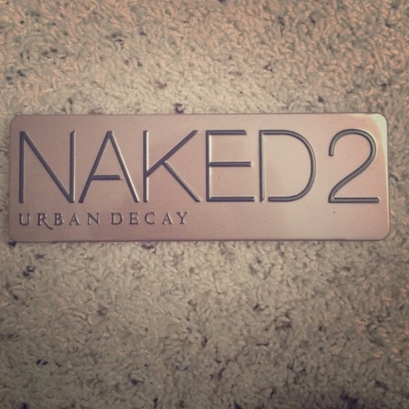 Urban Decay Naked 2 eyeshadow palette