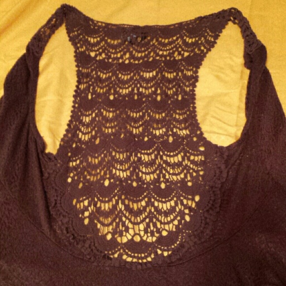 Lace back vest - Picture 2 of 4