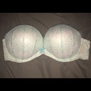 VS White Bra with light blue lace nwt 38c
