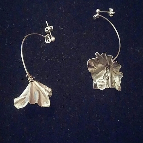 Unique Fine Silver "Lily" & Crystal Earrings - Picture 3 of 3