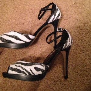 ✳️✳️✳️Zebra print high heels!✳️✳️✳️