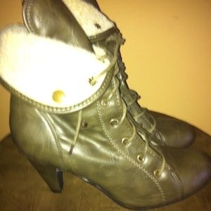 Wet Seal Ankle boots. Size 9. Military green color