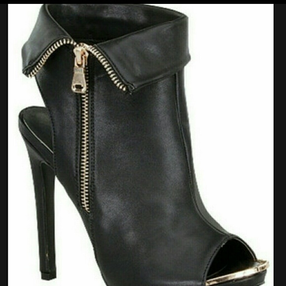 Boutique style Booties - Picture 2 of 3