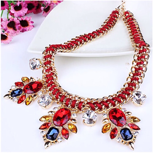 Beautiful statement Necklace 1 - Picture 2 of 2