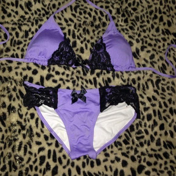 Purple with black lace bikini - Picture 1 of 1