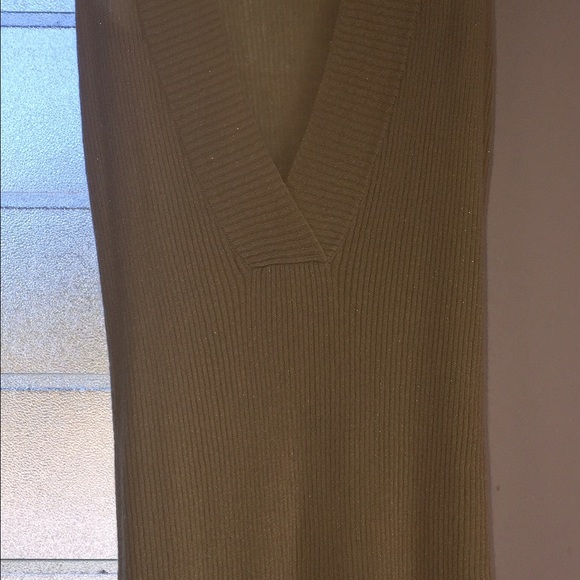 Top - Picture 2 of 3