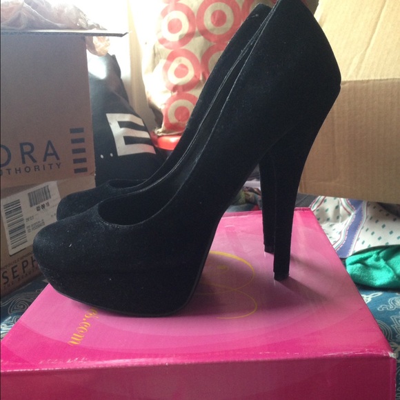 Suede Basic Heels - Picture 2 of 3