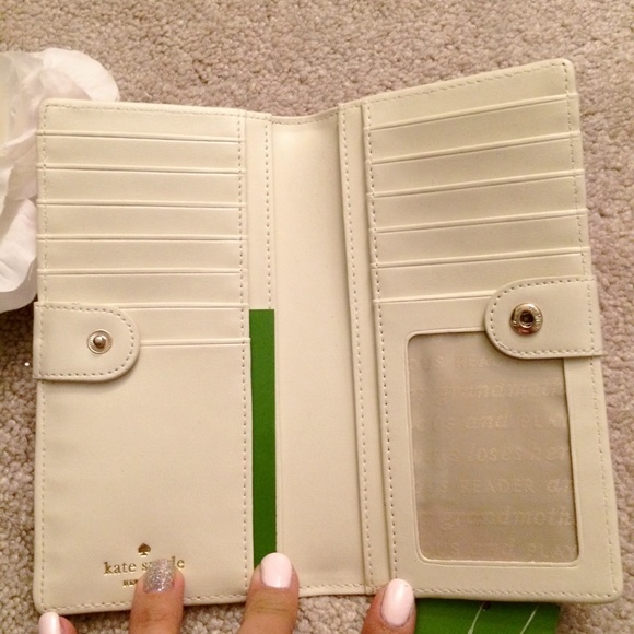 Kate Spade Bow Wallet - Picture 2 of 3