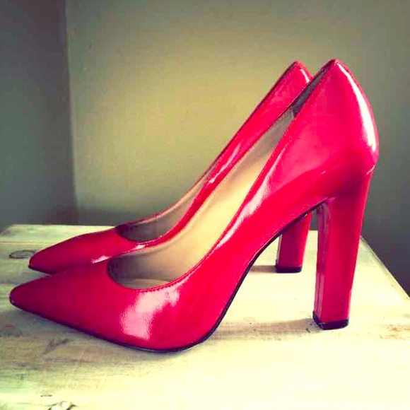 Elizabeth & James Red Pointy Heels