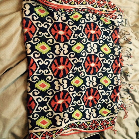 Patterned scarf