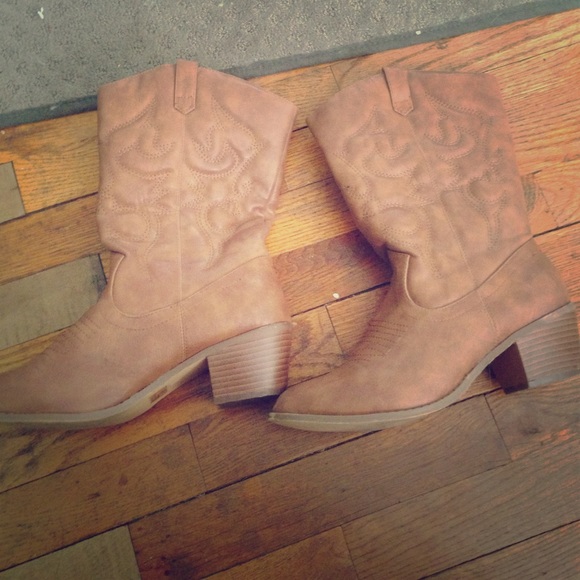 Fashion cowboy boots