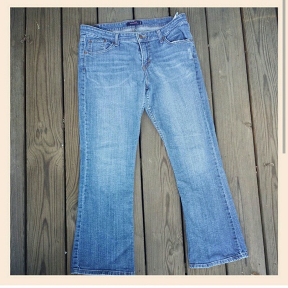 Ladies Levi 518 jeans