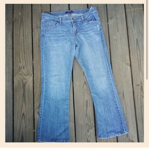 Ladies Levi 518 jeans