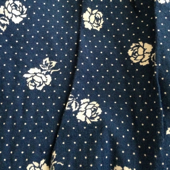 Button-down floral top - Picture 3 of 3