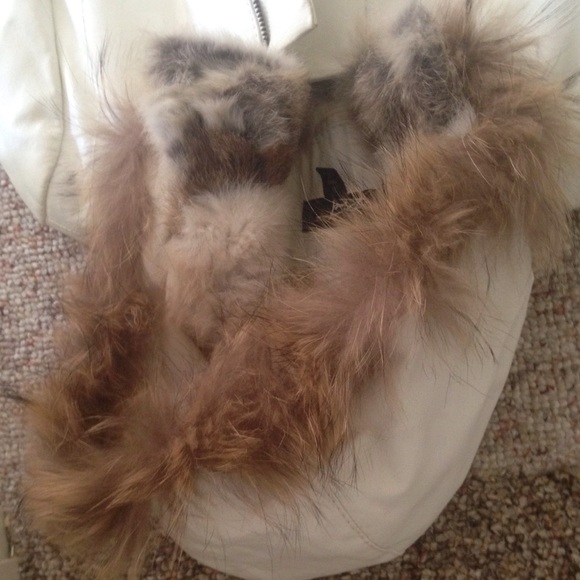 White leather coat /jacket w removable fur liner