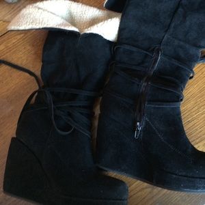 Black wedge boots