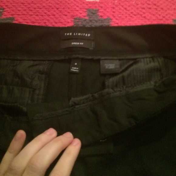 drew fit black button Capri - Picture 4 of 4
