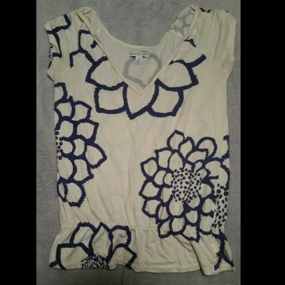 AE flower top