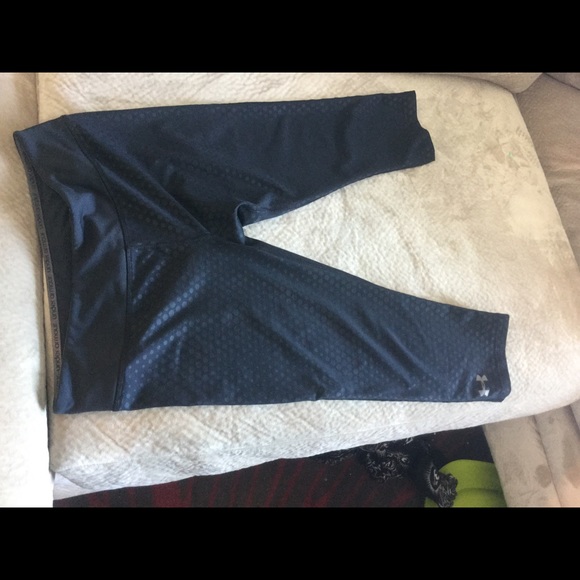 Training under armor Capri leggings