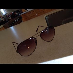 Ray ban dark lensed aviators