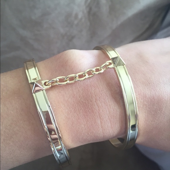 VS Gold bracelets linked + Love Me perfume - Picture 3 of 4