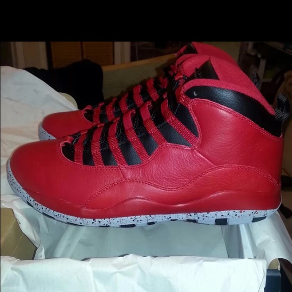 Jordan 10 Retro's "Bulls Over Broadway"