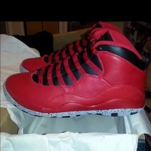 Jordan 10 Retro's "Bulls Over Broadway"