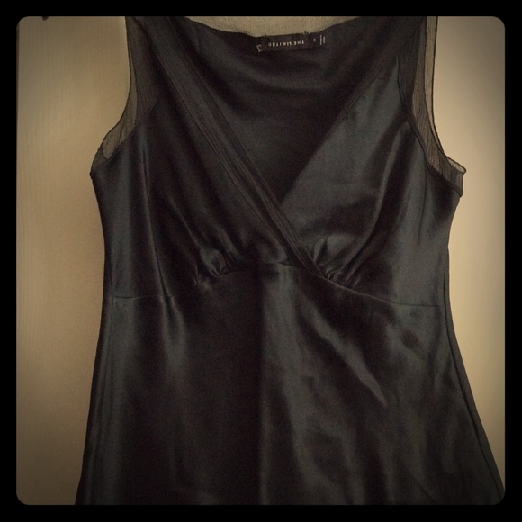 Chic silk top perfect for night out w sheer lining