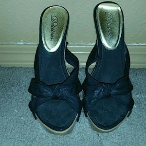 Delicious brand heels