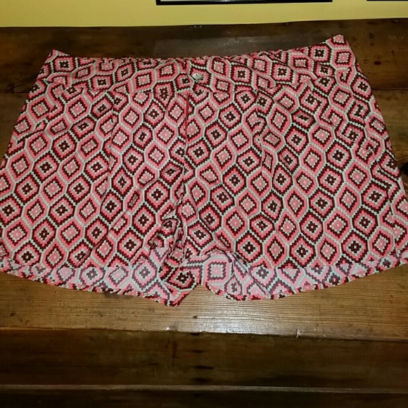 SOLD🚫🚫🚫🚫🚫🚫Ezra Aztec shorts