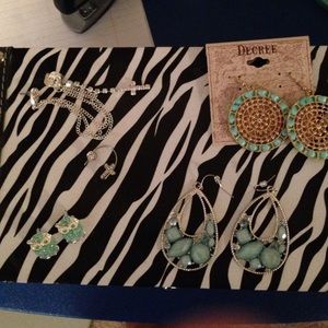 Earring bundle!!