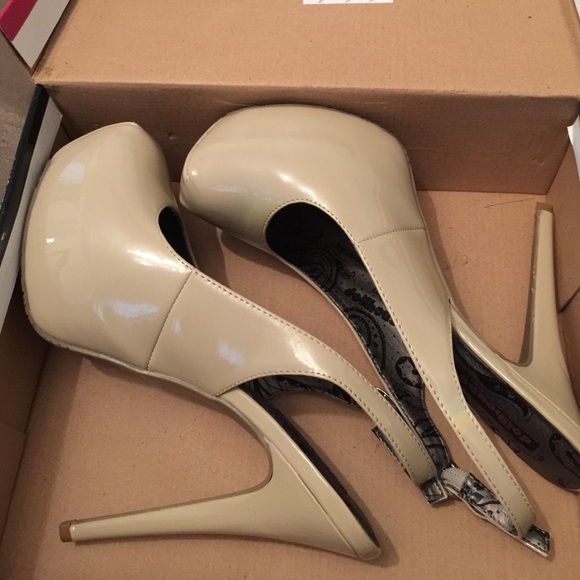 Dollhouse Pilp heels - Picture 4 of 4