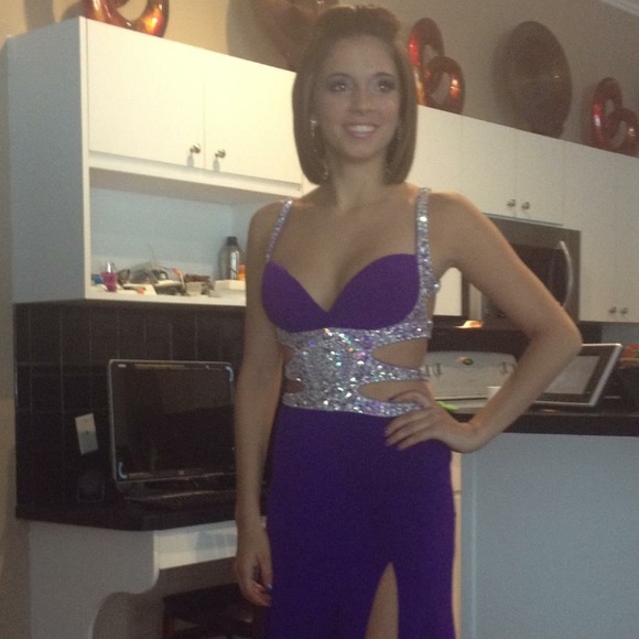 Purple beautiful prom dress worn once 😱