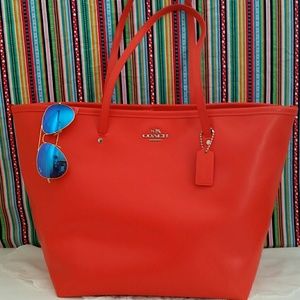 Stunning Orange LARGE Coach Bag COACH F34099