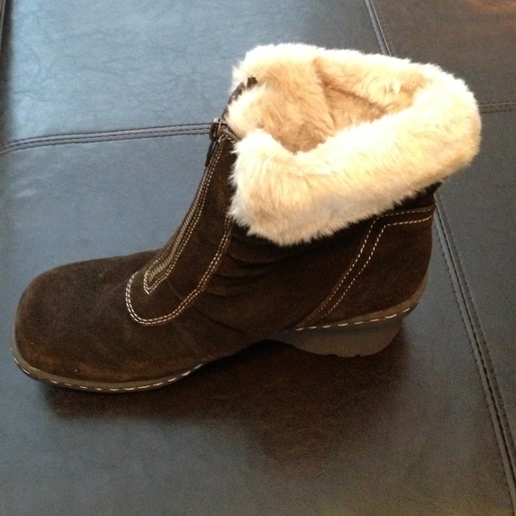 Almost New - Bare Traps Booties!