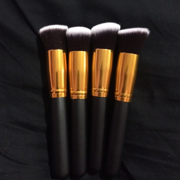 Makeup brushes